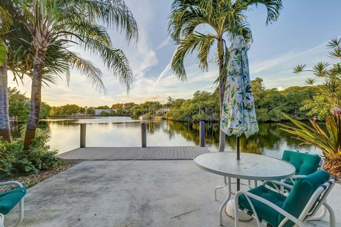 Waterfront Apartment Private Patio Pool Fort Lauderdale Exterior photo